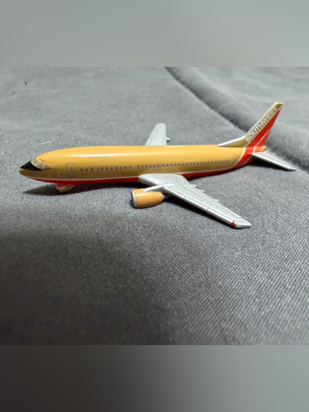 Herpa Wings Southwest Boeing 737-500 Retro Mustard 1:400 N504SW Die Cast